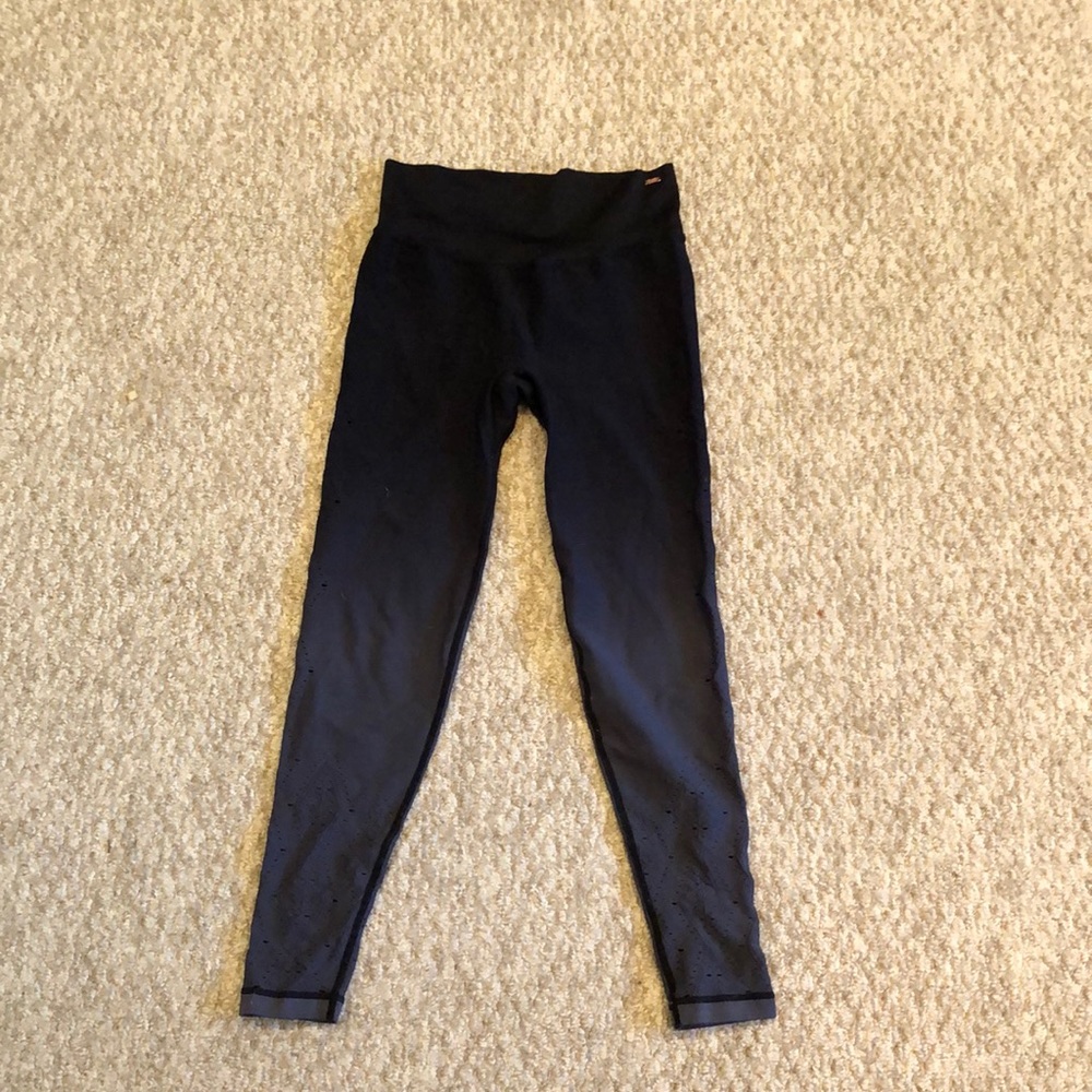 Victoria’s Secret Pink sports leggings